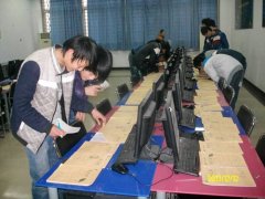 领创教育举办学生作业展评